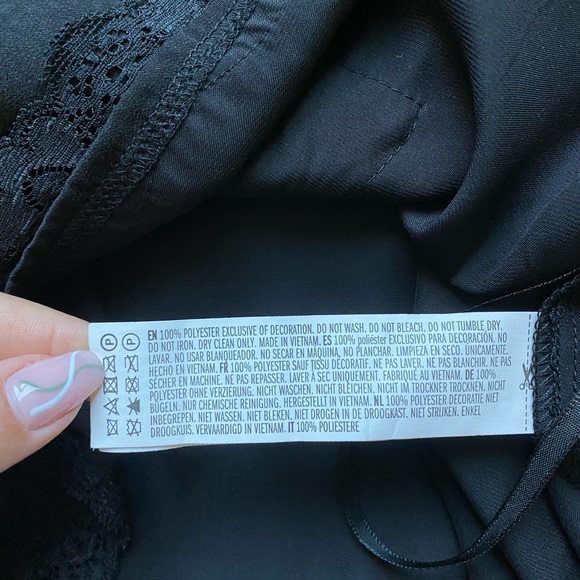 F21 black lace cami - Picture 4 of 7